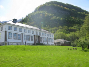Гостиница Hardanger Hostel B&B  Лофтус
